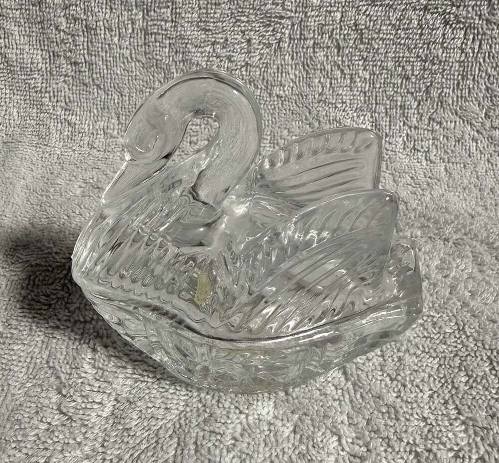 Lead Crystal Swan Trinket Box